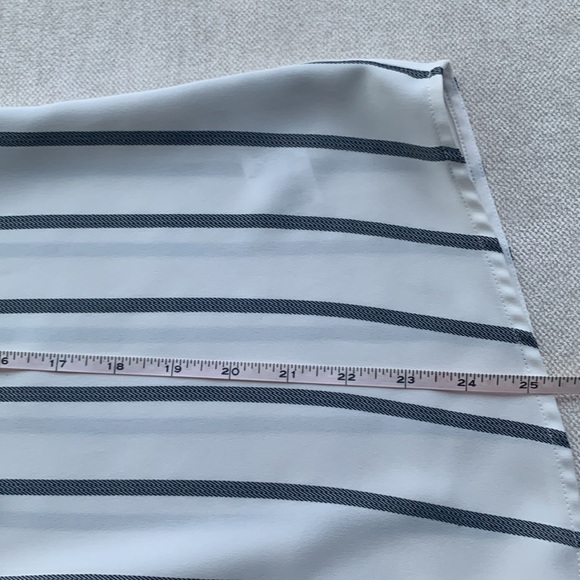 ❤️Host Pick❤️ Babaton cami / white navy stripes - Picture 9 of 9